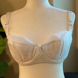 Excellent cond White Balconette Bra